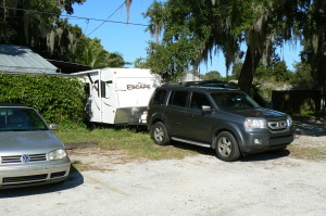 A vehicle owned by Frtitz Kirsch blocks an alleyway between Fourth and Third Avenue North. Credit: City of Safety Harbor.