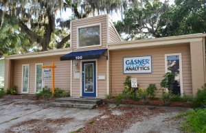 Kathy and John leone hope to open a small community school at this location in downtown Safety Harbor.