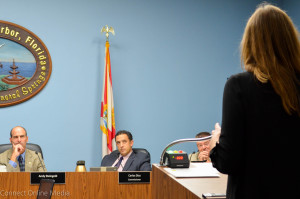 MOSH Chairperson Mercedes Ofalt speaks to the Safety Harbor City Commission on September 21, 2015.